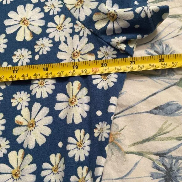 Daisy print πHOST PICKπ summer short sleeve dress buttery soft NWT - Picture 7 of 11